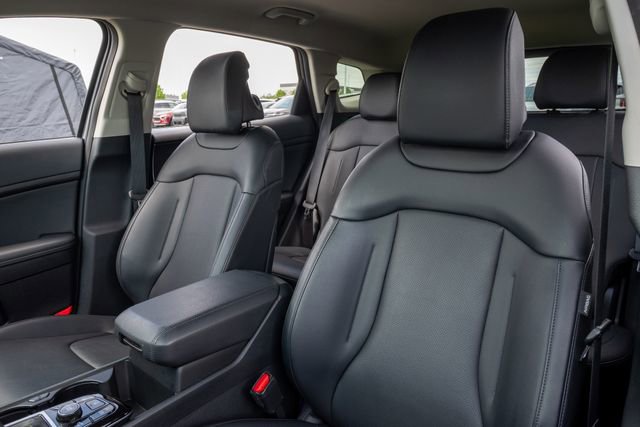 Certified 2025 Kia Sportage EX image 8