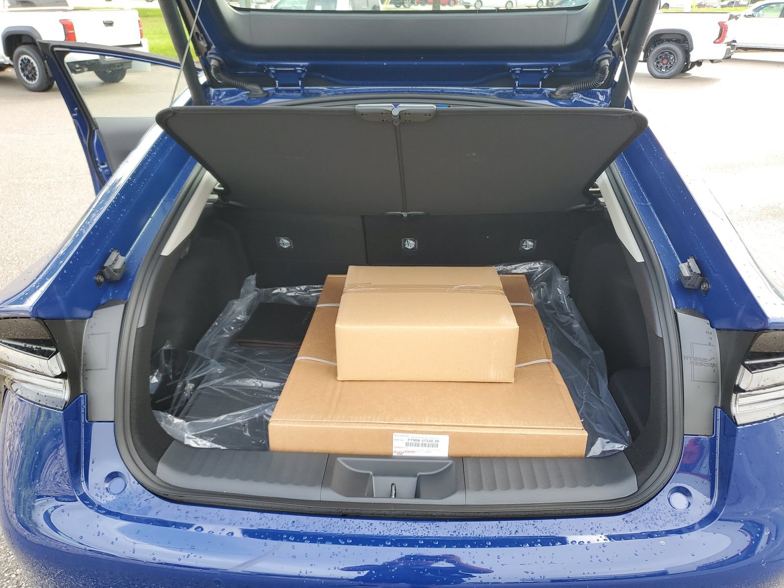 New 2026 Toyota Prius Plug-In Hybrid FWD image 8