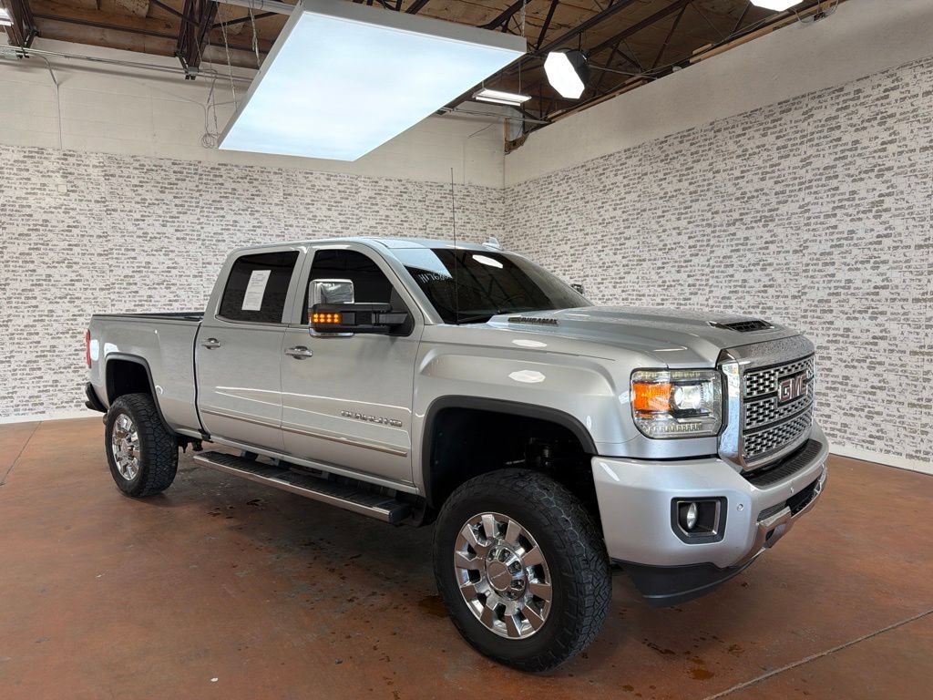 Used 2018 GMC Sierra 2500 Denali w/ Duramax Plus Package AWD/4WD video 1
