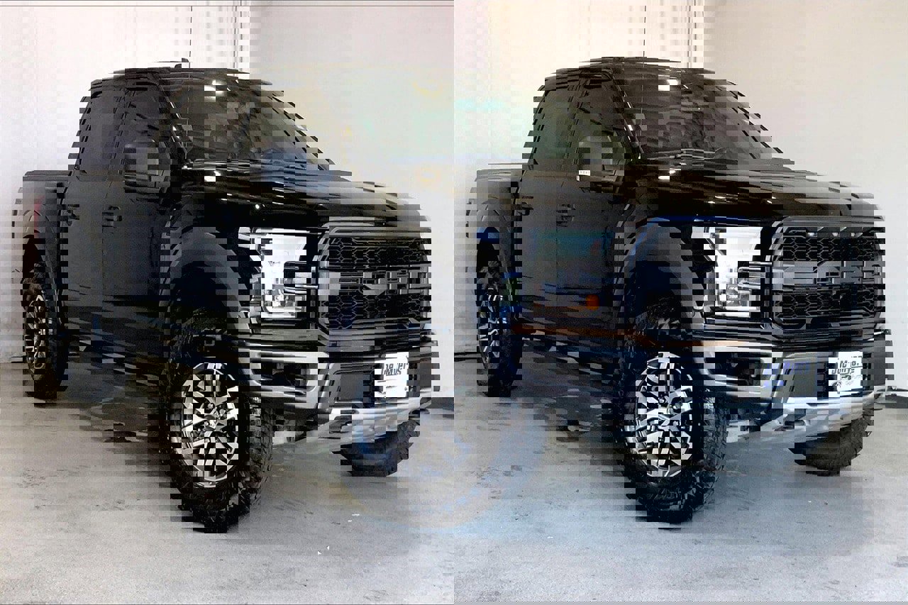 Used 2018 Ford F150 Raptor w/ Equipment Group 801A Mid