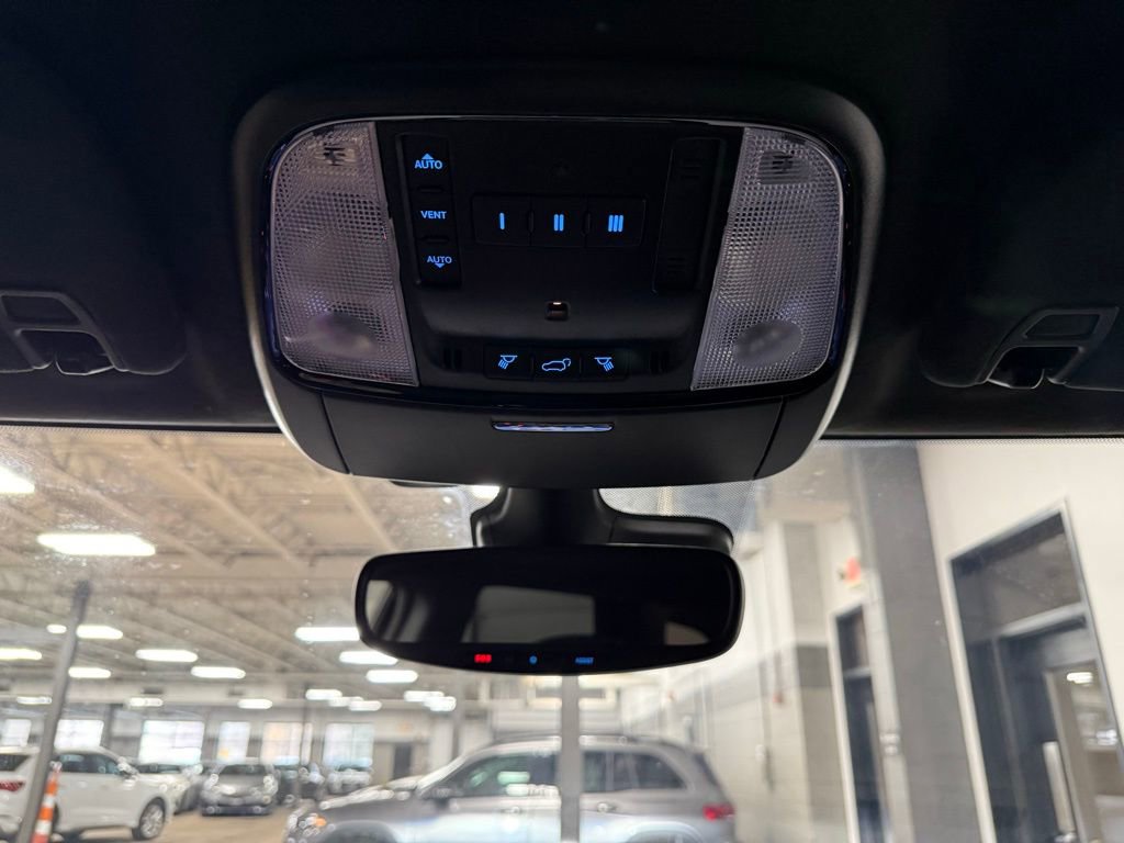 Used 2023 Dodge Durango R/T w/ Hemi Orange Plus Package AWD/4WD image 16