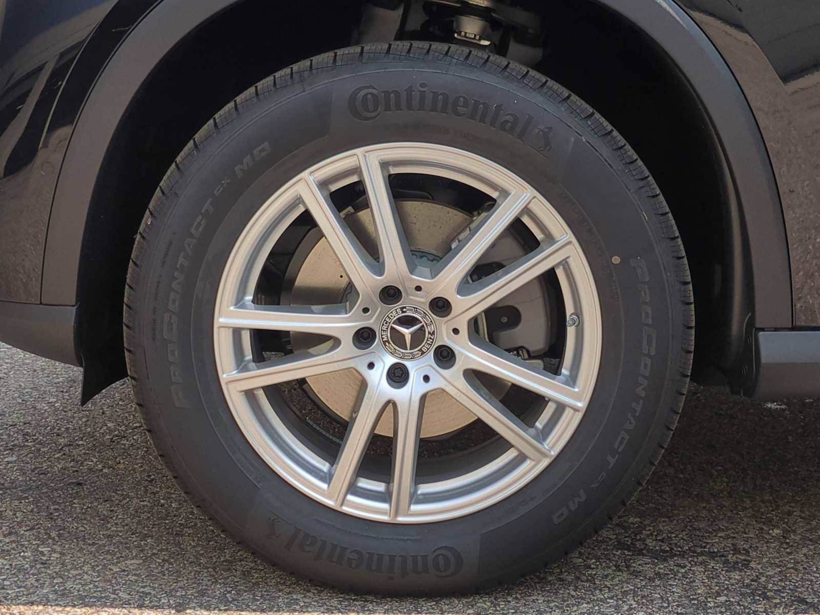 Used 2025 Mercedes-Benz GLC 300 4MATIC image 14