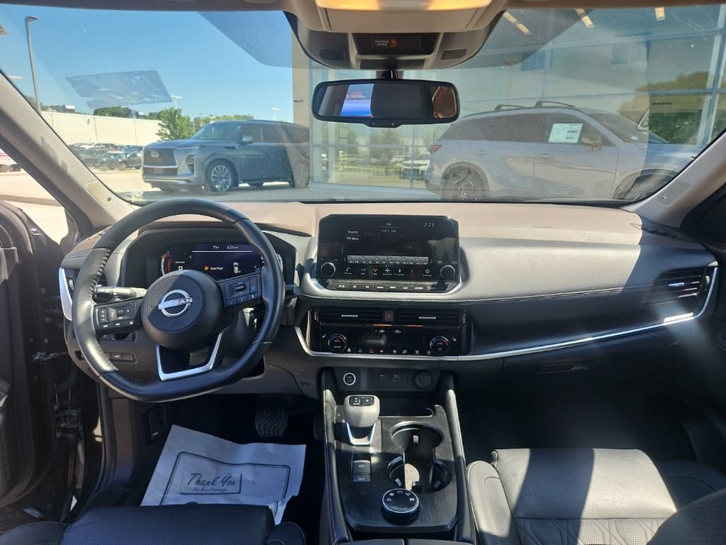 Used 2023 Nissan Rogue Platinum AWD/4WD image 19