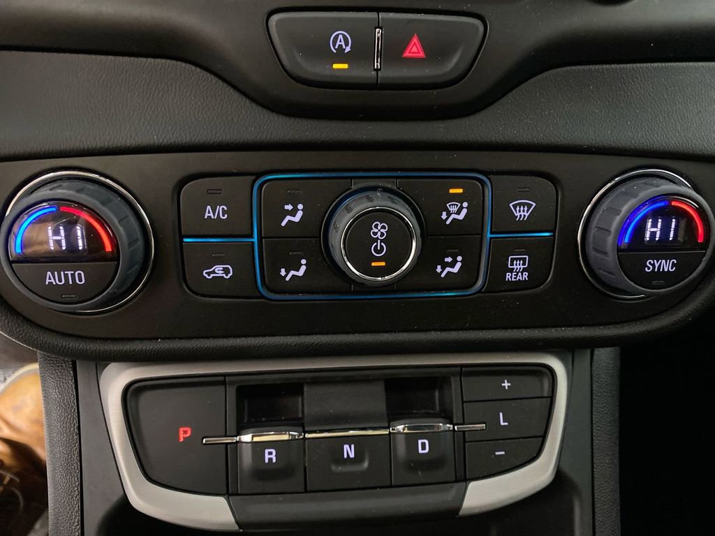 Used 2023 GMC Terrain SLE w/ Driver Convenience Package image 18