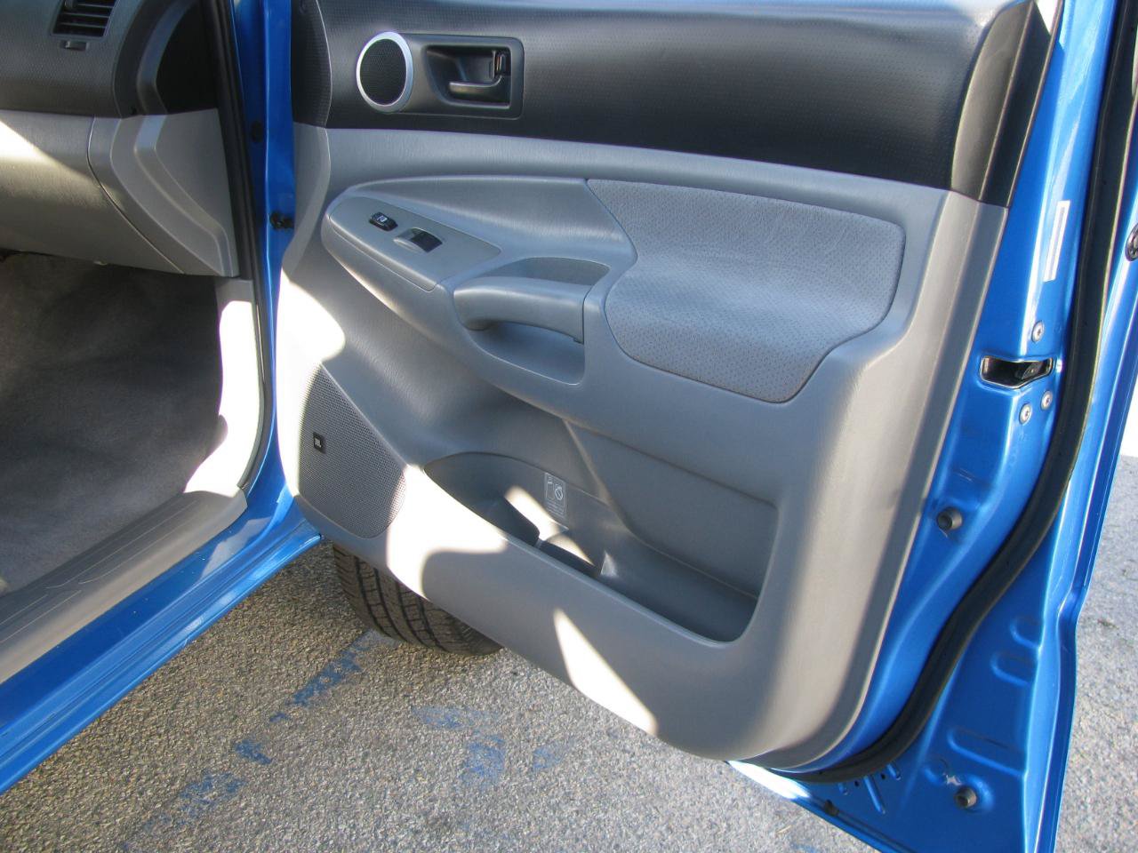Used 2005 Toyota Tacoma PreRunner RWD image 13
