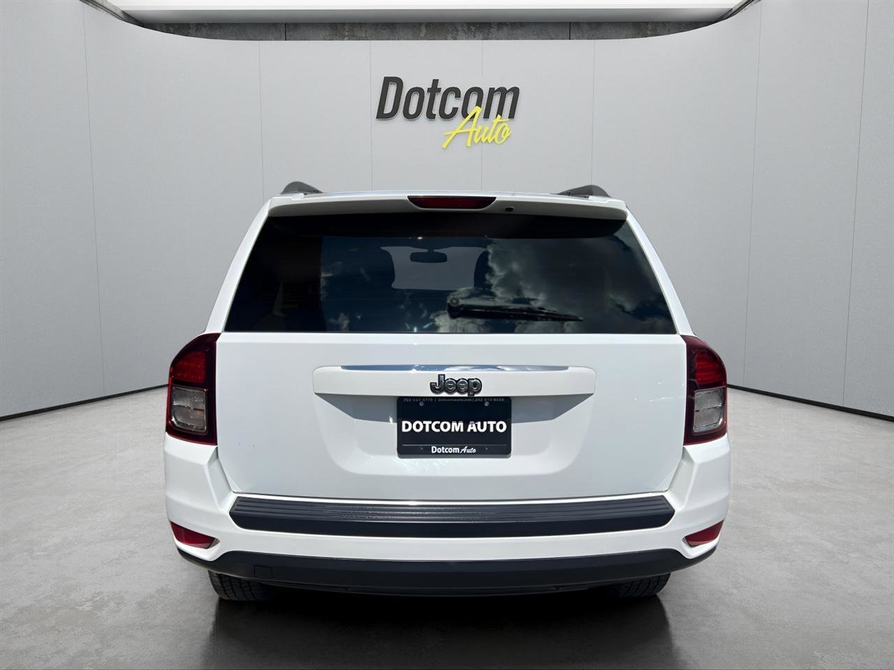 Used 2015 Jeep Compass Latitude AWD/4WD image 11