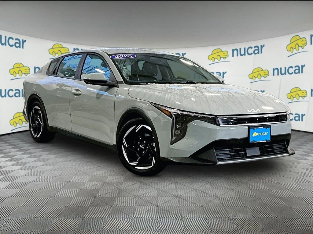 Used 2025 Kia K4 EX FWD image 1