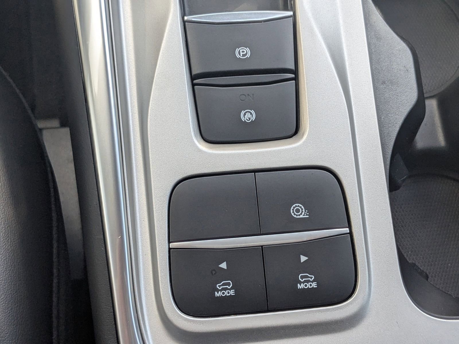 Used 2023 Ford Explorer XLT w/ Equipment Group 202A image 25