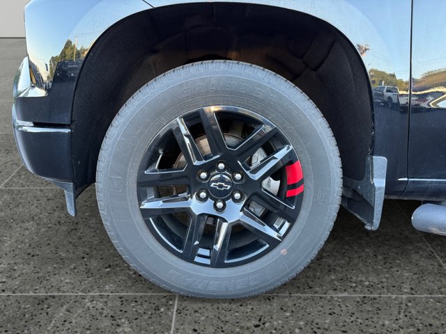 Certified 2023 Chevrolet Silverado 1500 RST w/ Redline Edition AWD/4WD image 12