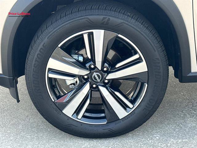 Certified 2025 Nissan Rogue SL AWD/4WD image 4