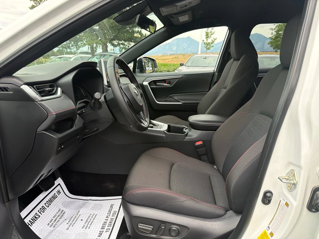 Used 2025 Toyota RAV4 SE AWD/4WD image 22