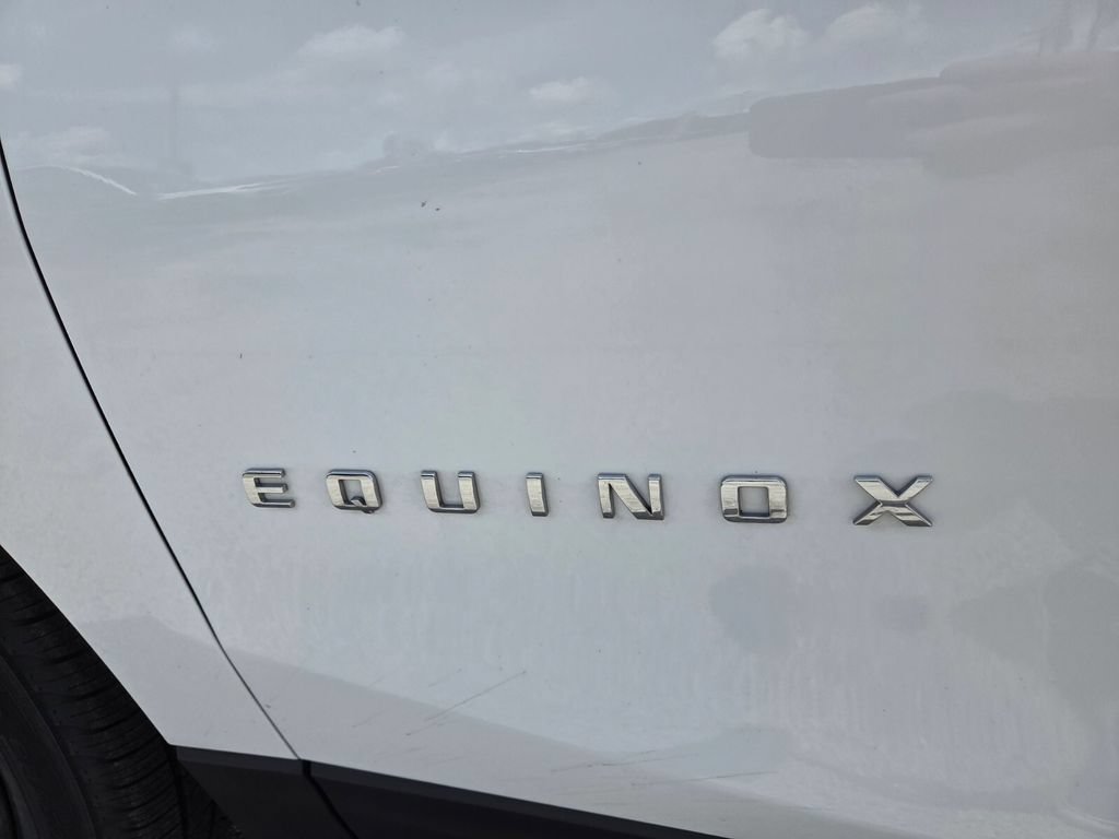 Used 2021 Chevrolet Equinox LS w/ LS Convenience Package FWD image 4