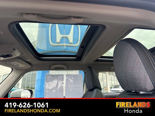 Used 2025 MINI Cooper 2-Door Hardtop FWD image 25