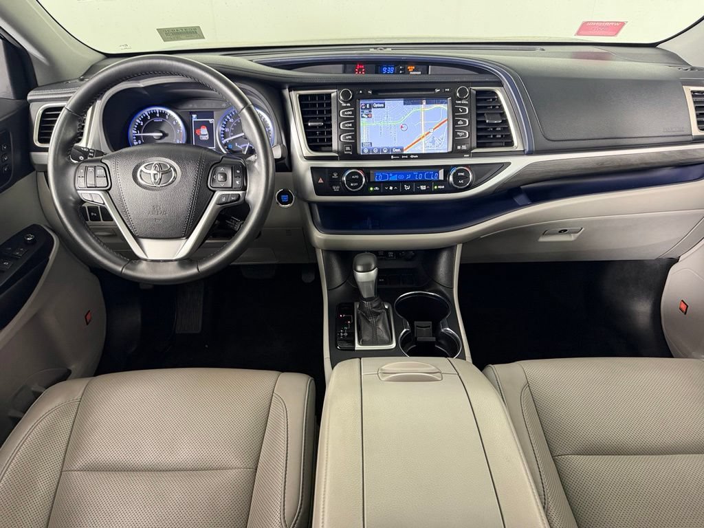 Used 2019 Toyota Highlander Limited FWD image 12