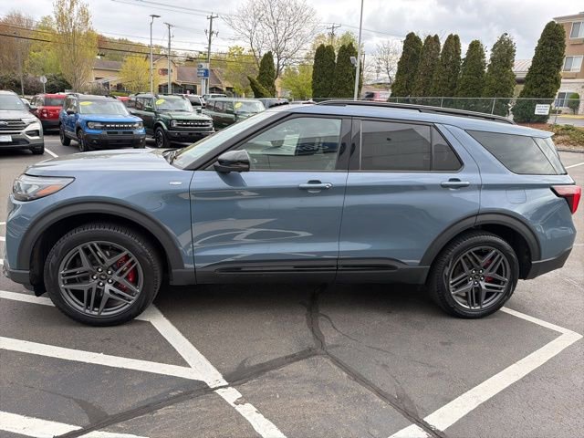 Used 2025 Ford Explorer ST-Line w/ Premium Package AWD/4WD image 4