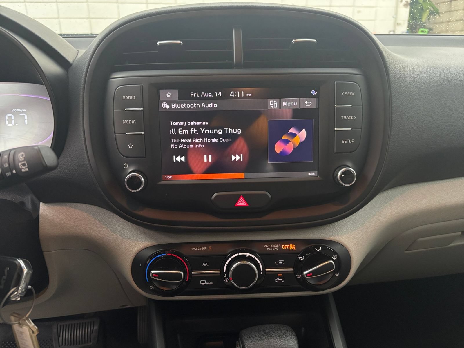 Used 2025 Kia Soul LX w/ LX Technology Package FWD image 16