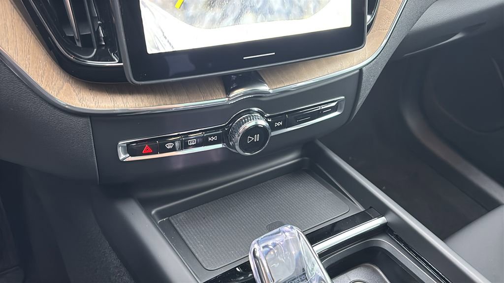 New 2026 Volvo XC60 B5 Plus w/ Protection Package Premier image 21