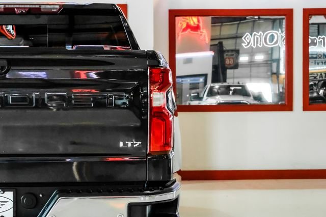 Used 2022 Chevrolet Silverado 1500 LTZ w/ Technology Package image 45