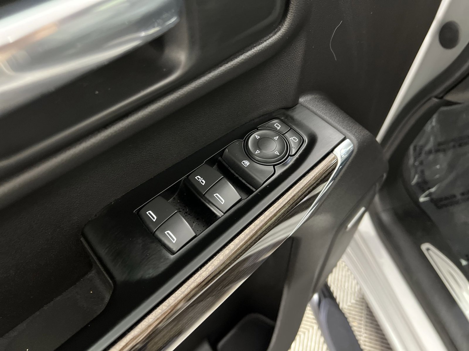 Used 2020 Chevrolet Silverado 1500 RST w/ All-Star Edition image 15