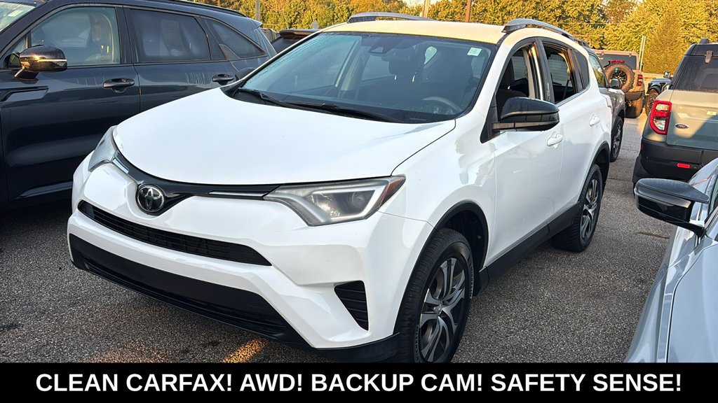 Used 2018 Toyota RAV4 LE AWD/4WD image 3