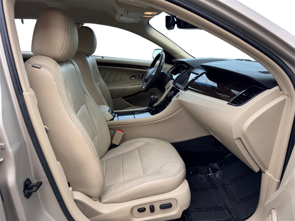 Used 2018 Ford Taurus Limited w/ Driver Assist Package image 18