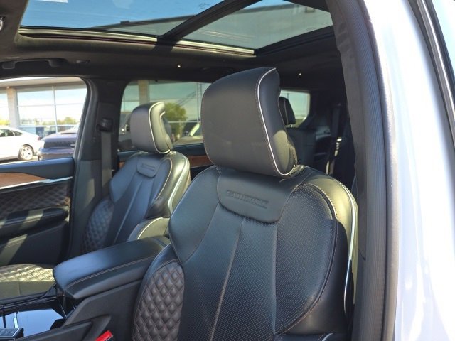 Used 2022 Jeep Grand Cherokee L Summit image 15