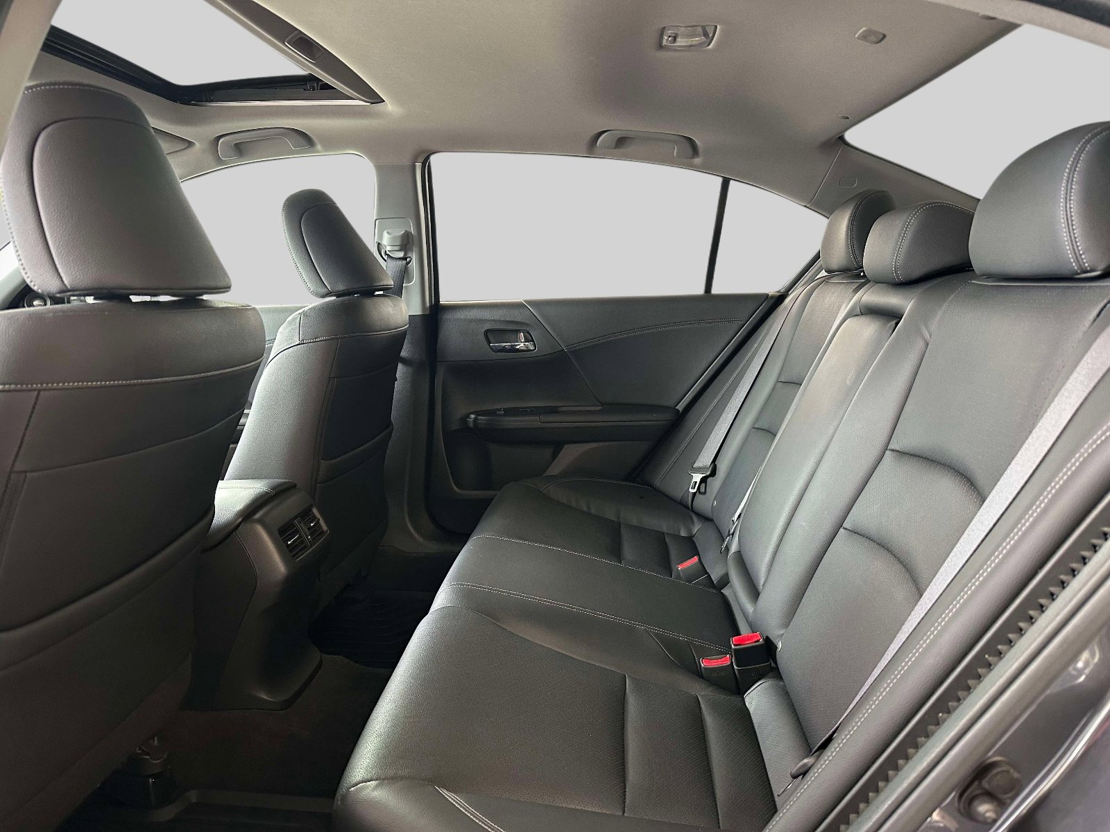 Used 2017 Honda Accord Touring image 10
