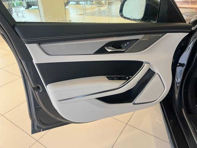 New 2024 Jaguar XF R-Dynamic SE image 9
