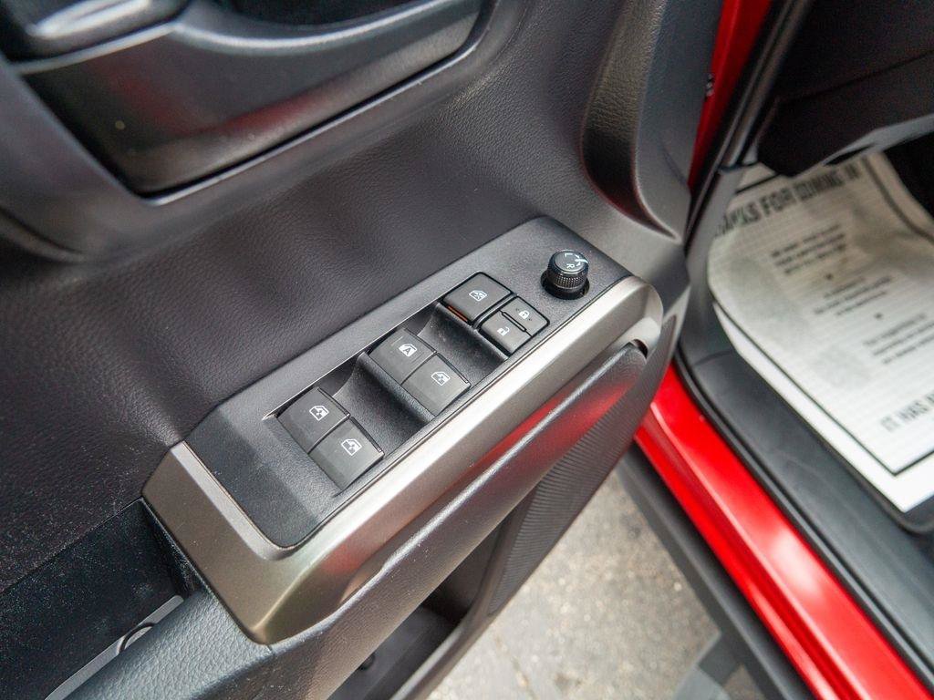 Used 2022 Toyota Tacoma SR5 w/ Technology Package RWD image 16