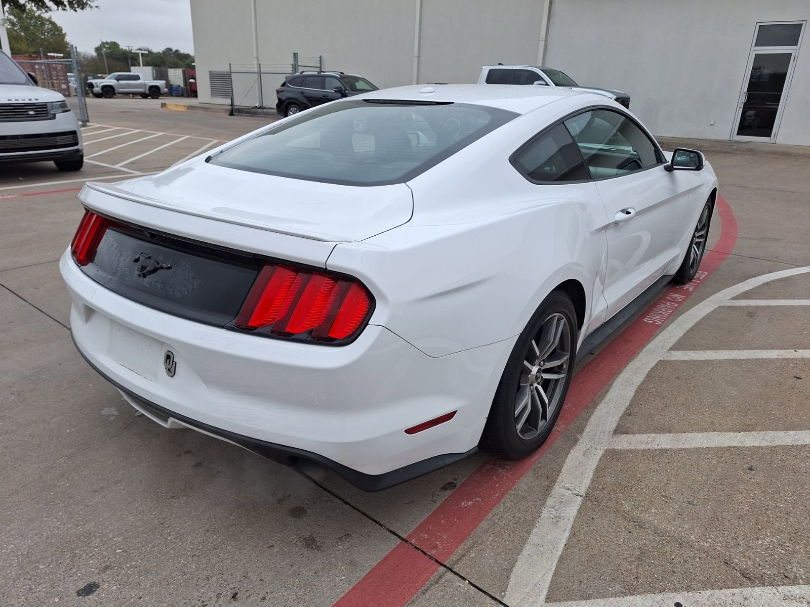Used 2017 Ford Mustang Premium image 6