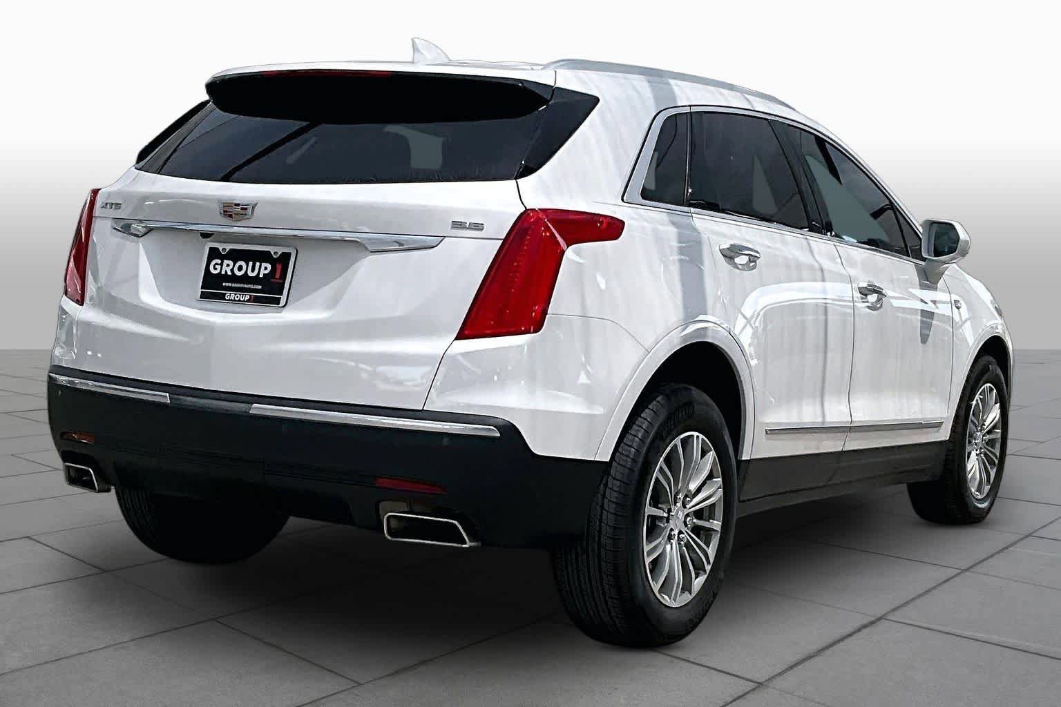Used 2018 Cadillac XT5 Luxury w/ Driver Awareness Package FWD image 13