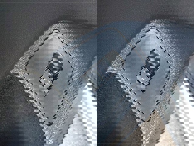 Certified 2022 Volkswagen Tiguan SE R-Line image 17