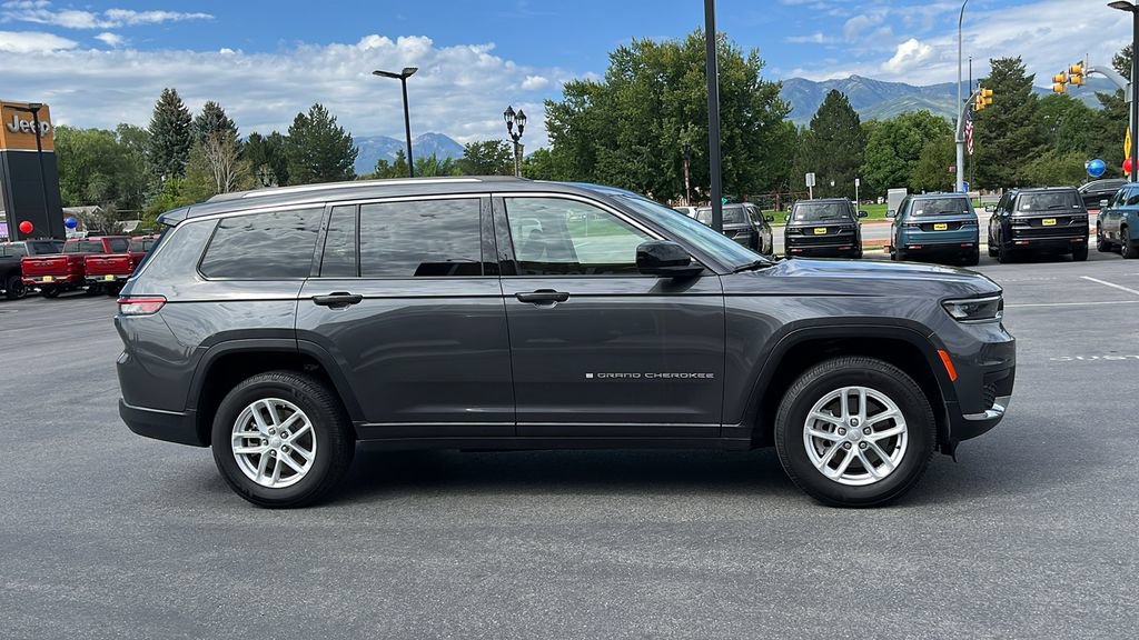 Used 2022 Jeep Grand Cherokee L Laredo w/ Luxury Tech Group I AWD/4WD image 4