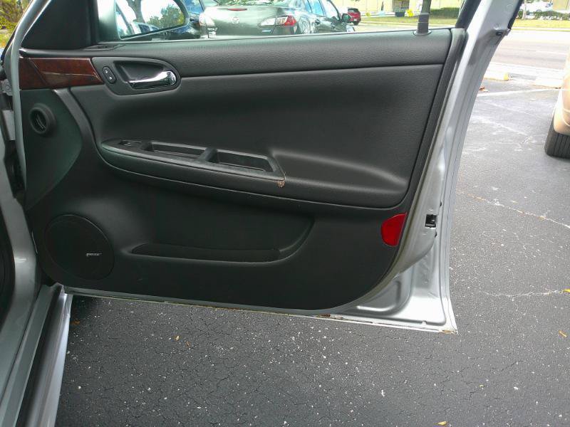 Used 2011 Chevrolet Impala LTZ FWD image 24