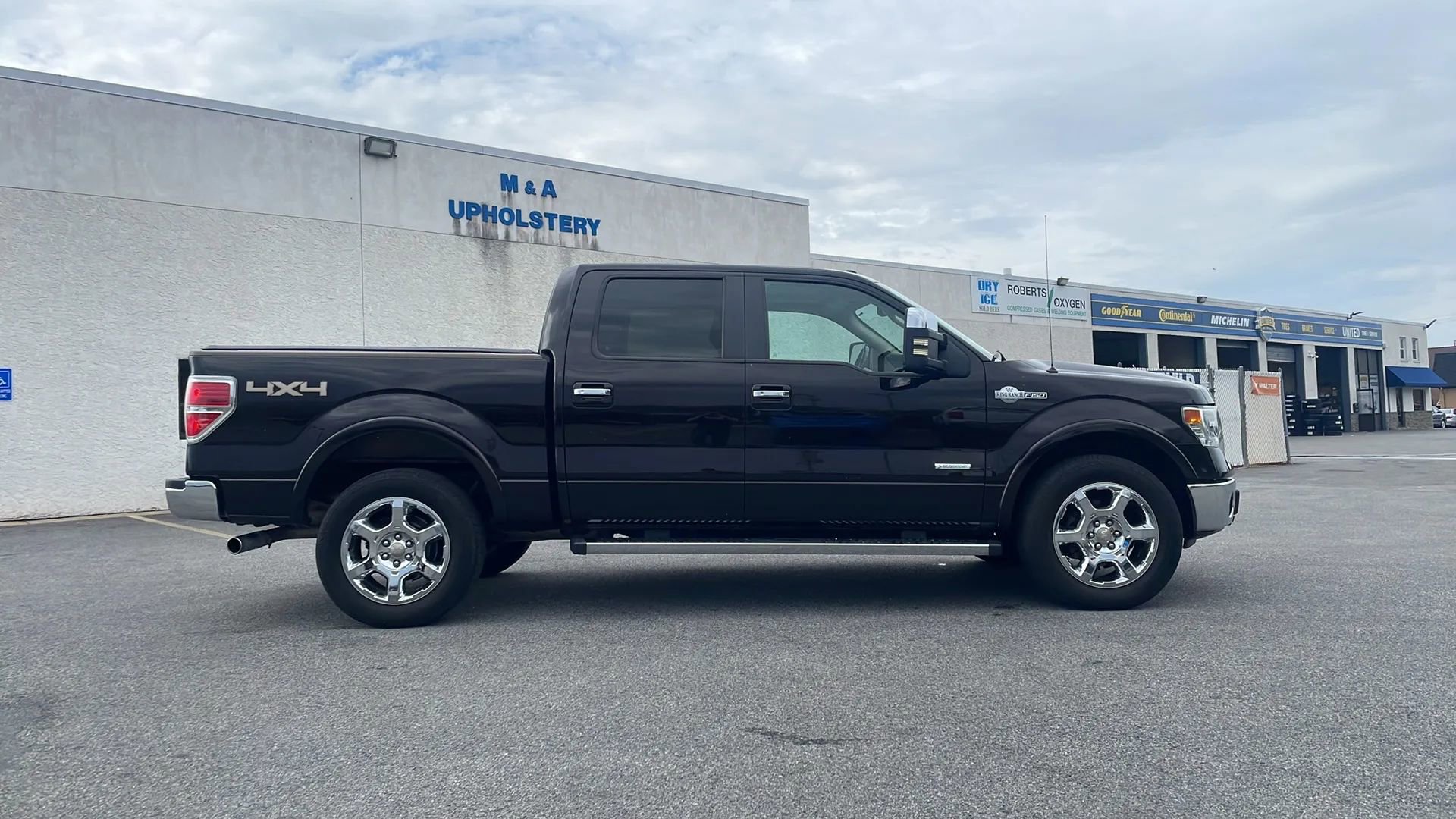 Used 2014 Ford F150 King Ranch w/ King Ranch Luxury Package image 9