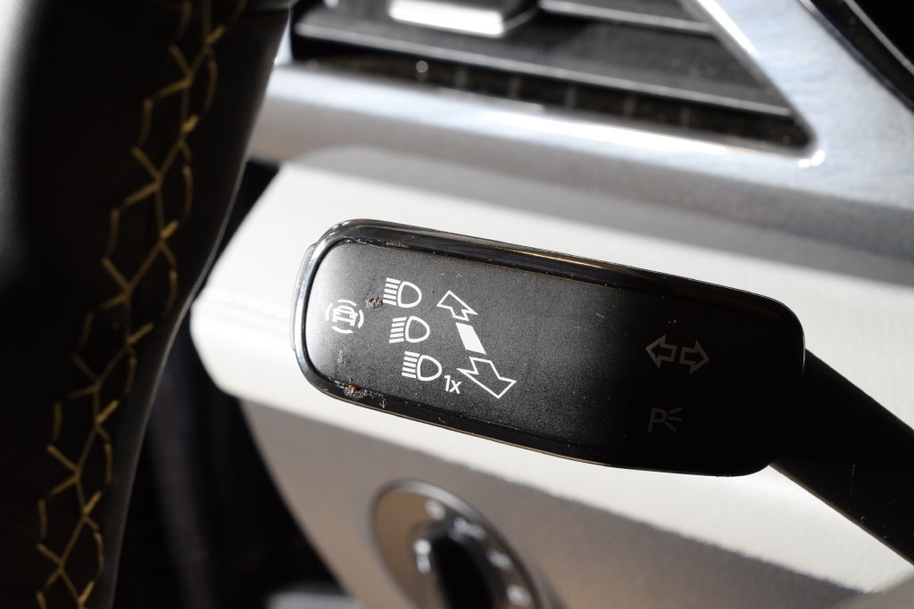 Used 2023 Volkswagen Taos SEL AWD/4WD image 19