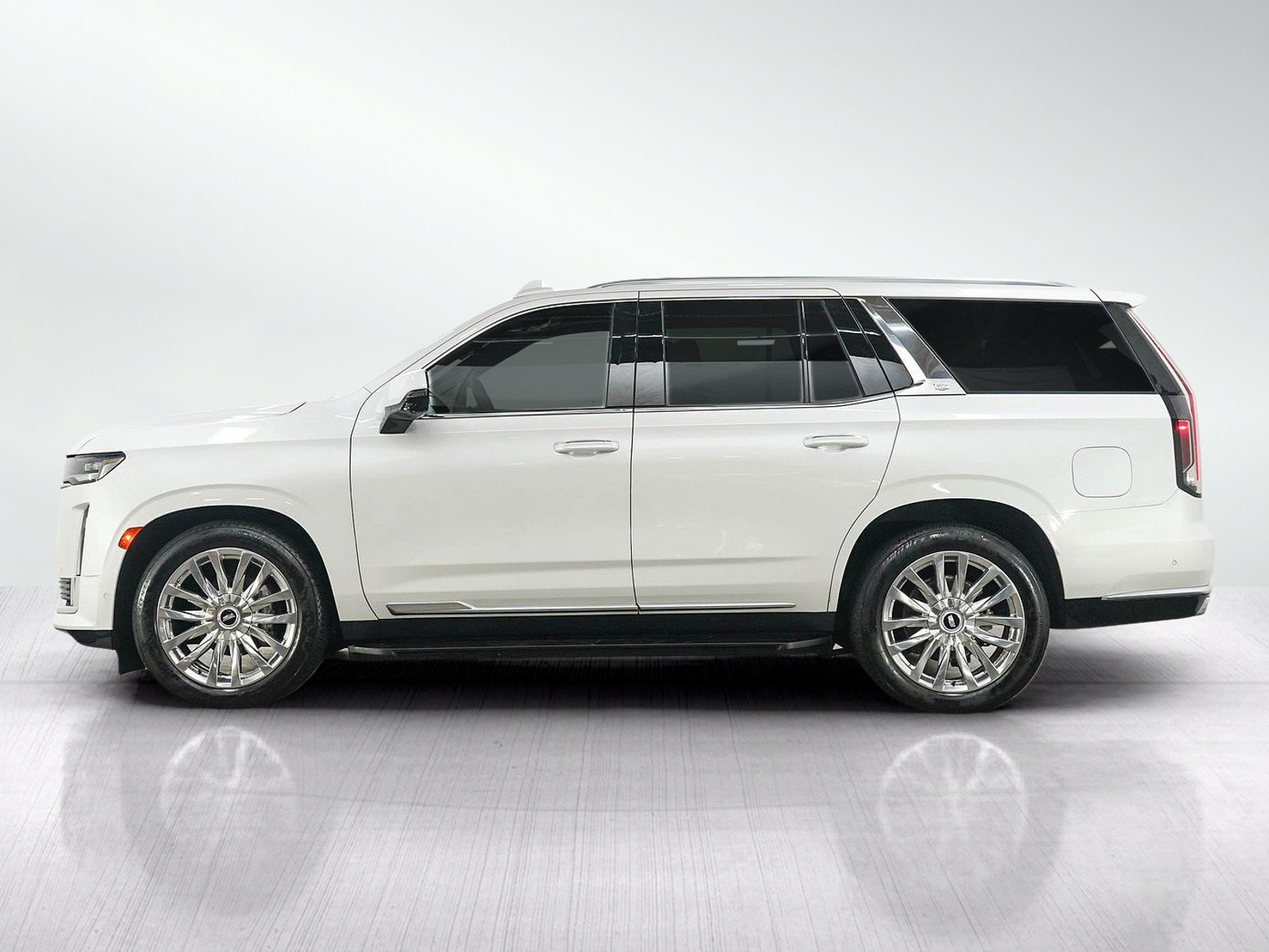 Used 2024 Cadillac Escalade Premium Luxury w/ Performance Package AWD/4WD image 2