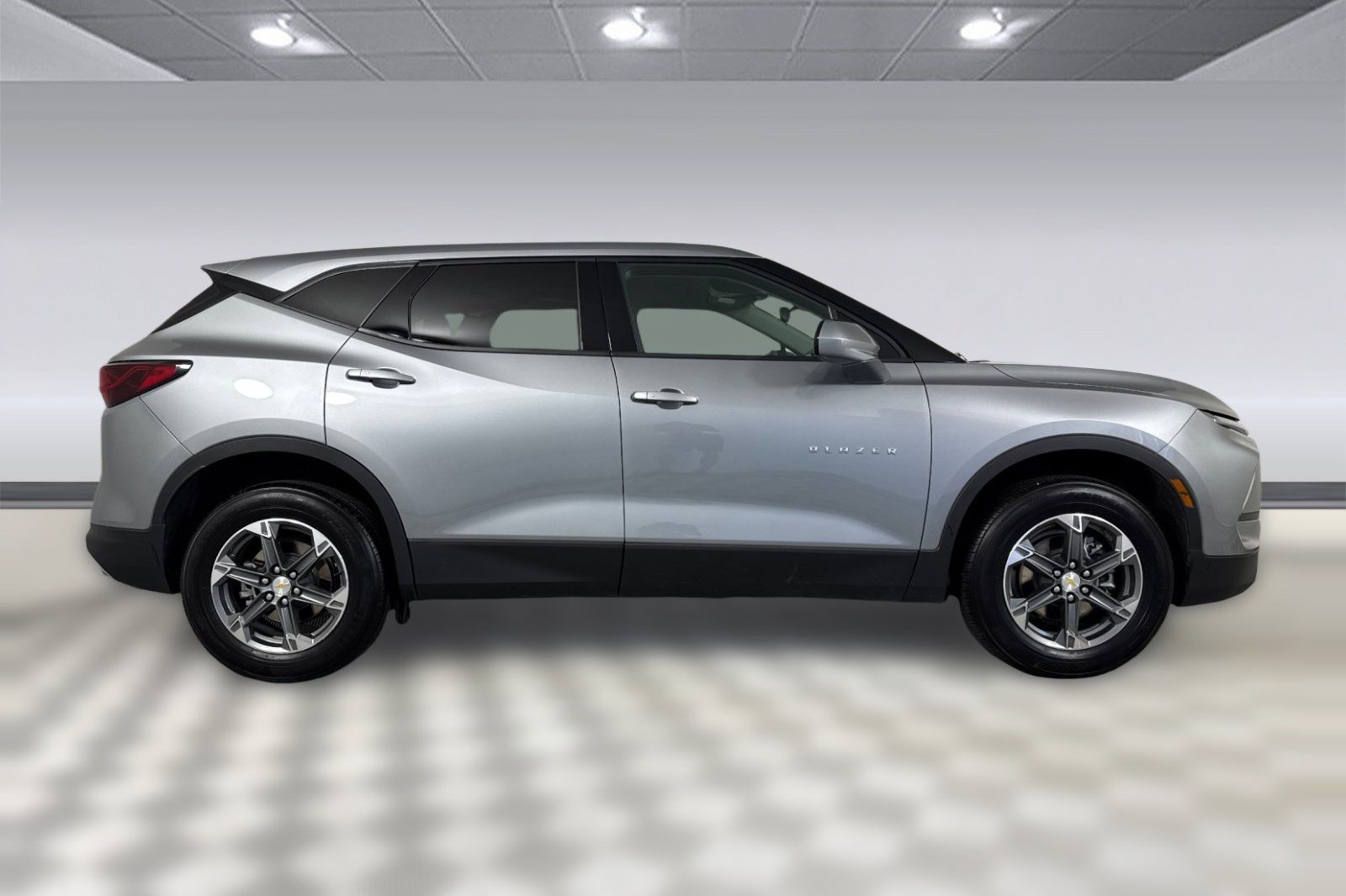 Used 2025 Chevrolet Blazer LT image 8