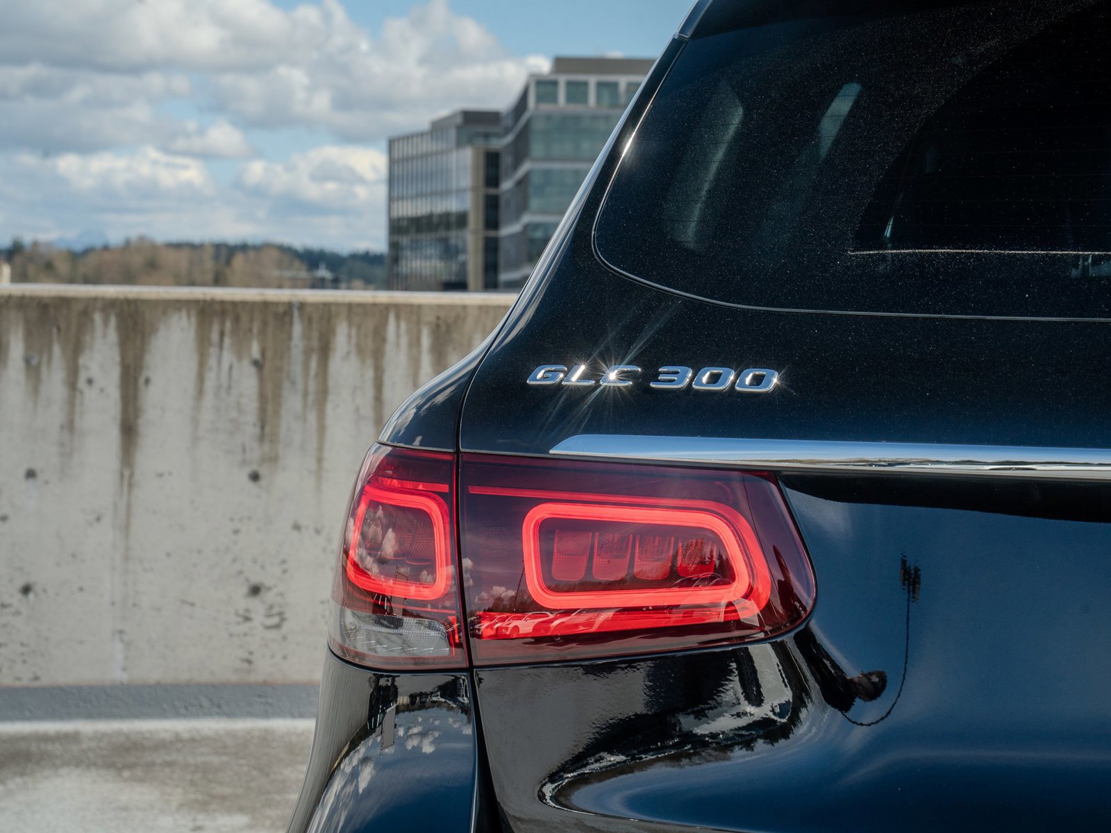 Used 2022 Mercedes-Benz GLC 300 4MATIC image 9