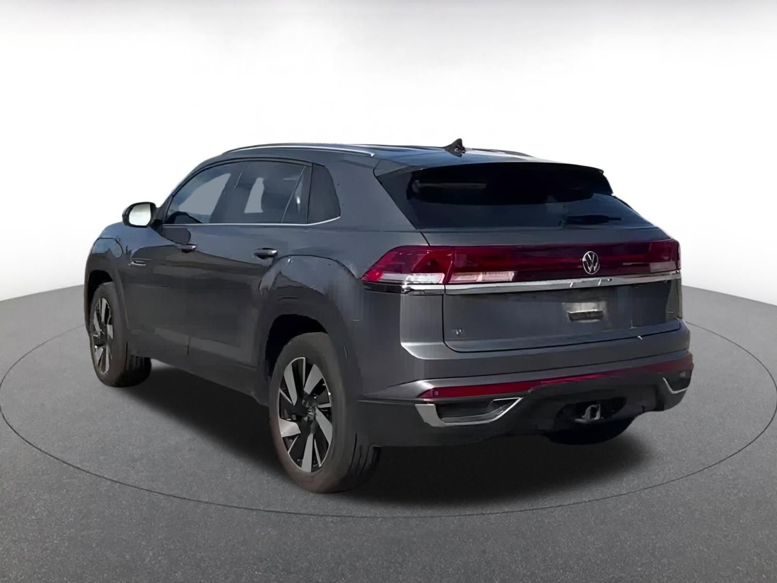 Used 2025 Volkswagen Atlas Cross Sport SE image 9