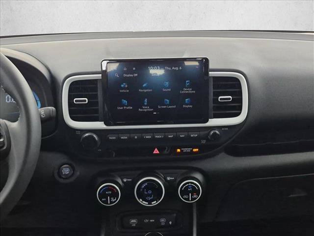 Certified 2025 Hyundai Venue Limited FWD image 15