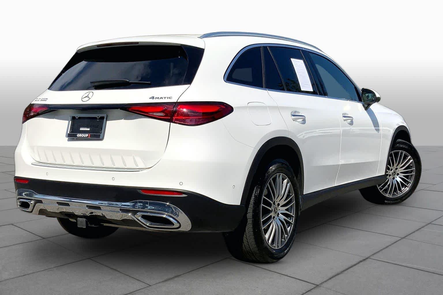 Used 2025 Mercedes-Benz GLC 300 4MATIC image 13