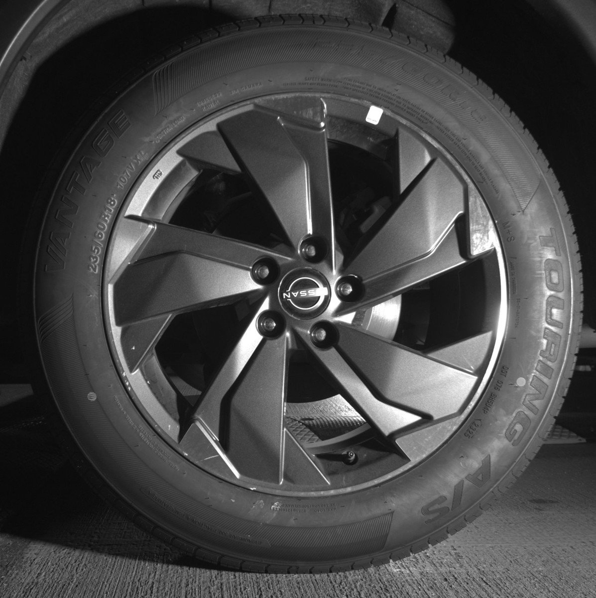 Used 2025 Nissan Rogue SV image 14