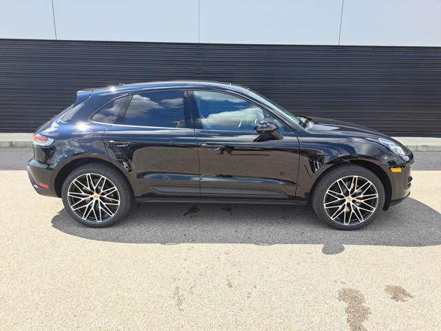 New 2026 Porsche Macan image 8
