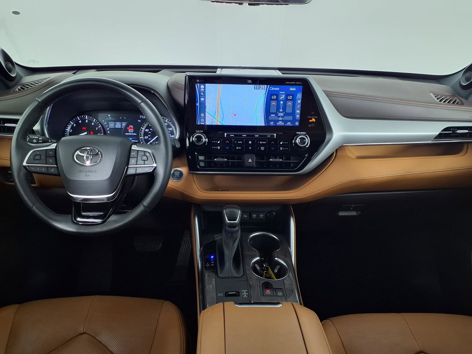 Used 2021 Toyota Highlander Platinum FWD image 15