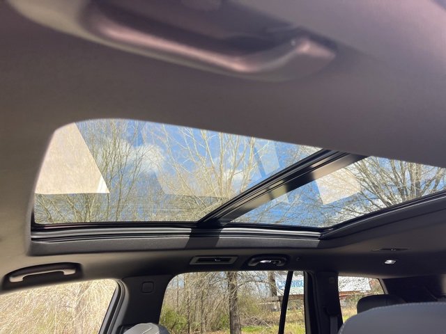 New 2025 Cadillac XT6 Premium Luxury w/ LPO, Floor Liner Package image 32