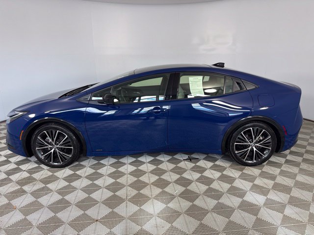 Used 2025 Toyota Prius XLE AWD/4WD image 4