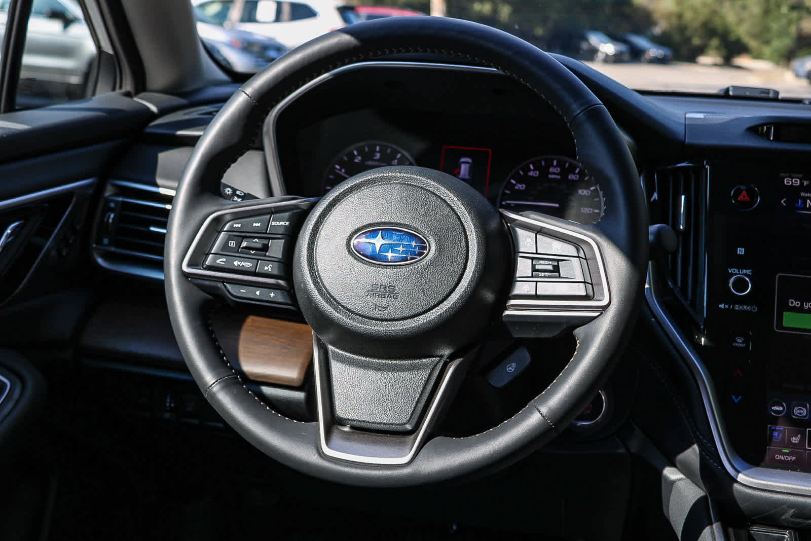 Certified 2025 Subaru Outback Touring w/ Tech Package 2 image 15