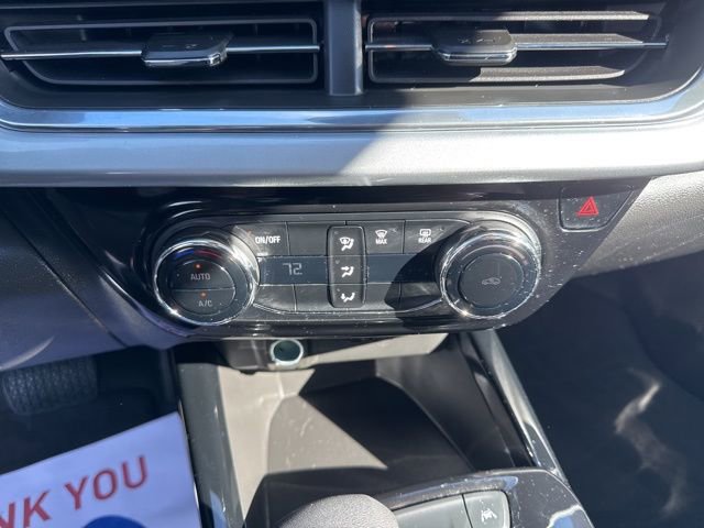 Used 2025 Chevrolet Trax LT image 21