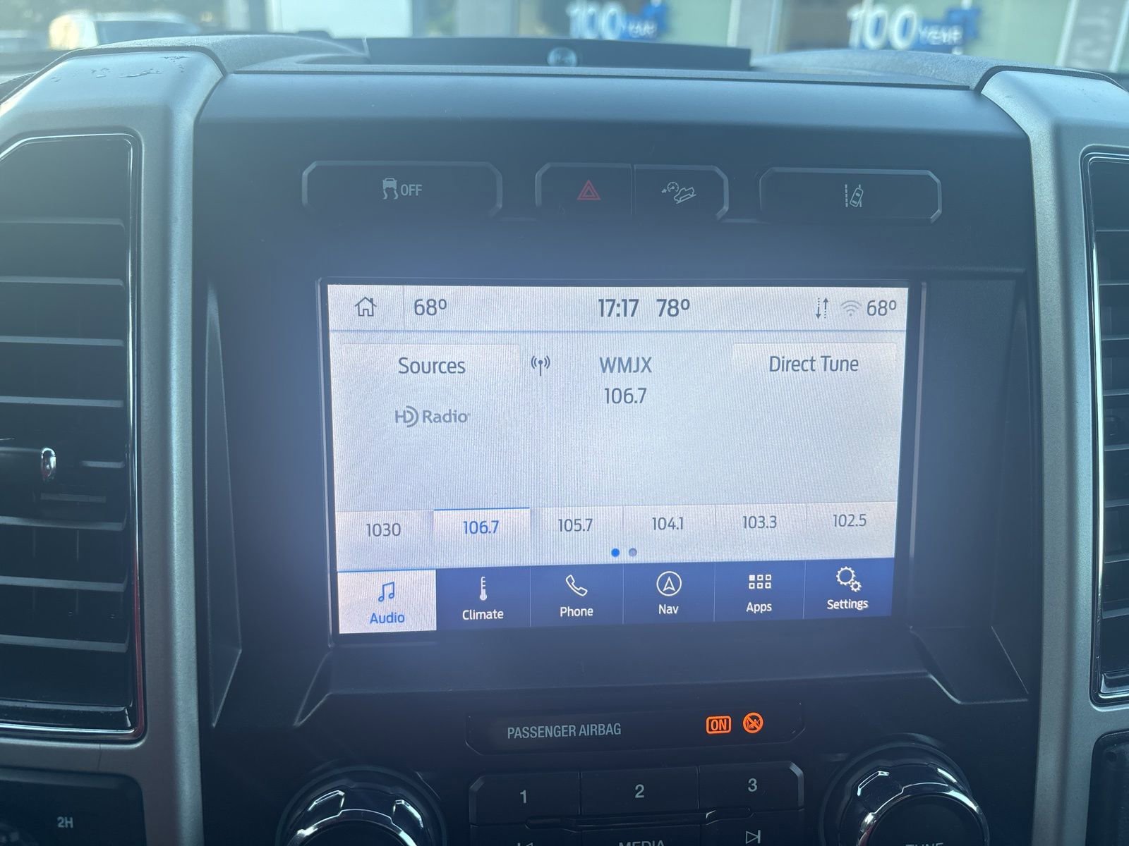 Used 2020 Ford F250 Lariat w/ Chrome Package image 17